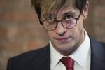 Milo Yiannopoulos havde en bogkontrakt, der blev annulleret efter voldsom kritik af forlaget for at ville udgive hans bog.  Mary Altaffer/AP