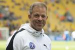 Selv om Holstein Kiel rykker op i Bundesligaen bliver holdets træner Markus Anfang i næstbedste række. Han har nemlig skrevet kontrakt med 1. FC Köln, der rykker ned i 2. Bundesliga. Sebastian Kahnert/AP