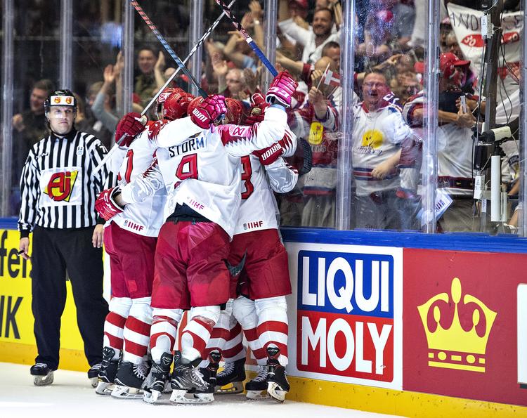 Nichlas Hardt har netop afgjort kampen mod Finland til Danmarks fordel. Det i en af de bedste kampe af et dansk landshold de seneste mange VM-slutrunder. (Foto: Henning Bagger/Ritzau Scanpix)
   Henning Bagger/Ritzau Scanpix