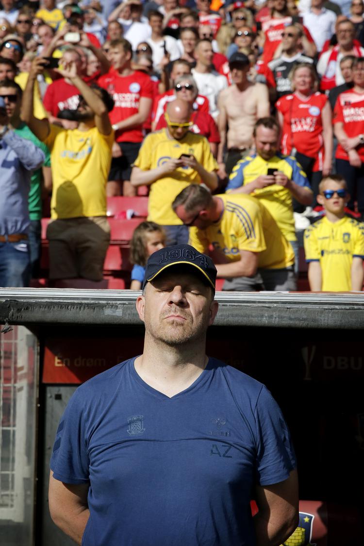 En koncentreret Cheftræner Alexander Zorniger inden kampen.
   Jens Dresling/POLFOTO