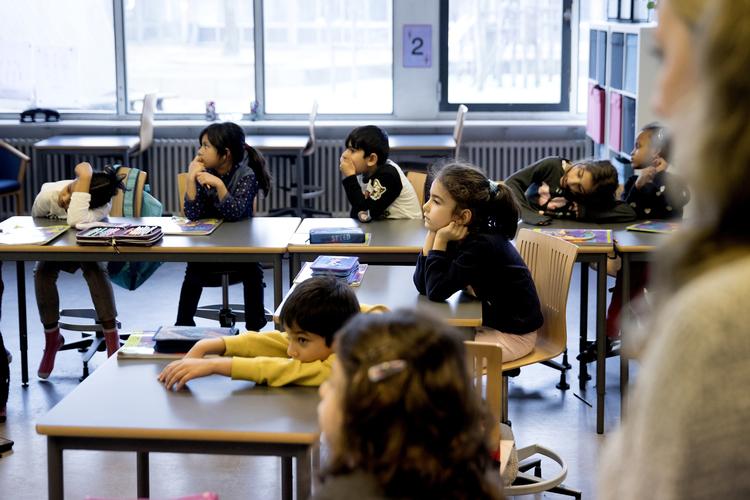 Tingbjerg Skole er en af de skoler, som undervisningsministeriet tidligere har inviteret med i en forsøgsordning med sprogprøver af elever i 0. klasse. Skolen sagde dengang nej, men nu har regeringen indgået en aftale med DF og Socialdemokratiet, der skal realisere tiltaget for flere folkeskoler i udvalgt områder. (arkivfoto.)    Finn Frandsen/POLFOTO