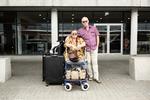 Ronald og Sanne Courchaine tænker til dagligt meget over klimaet og forsøger at leve så grønt som muligt. Men i dag går turen til Tenerife, og »der er altså for langt at gå«, som Ronald siger. Miriam Dalsgaard/POLFOTO