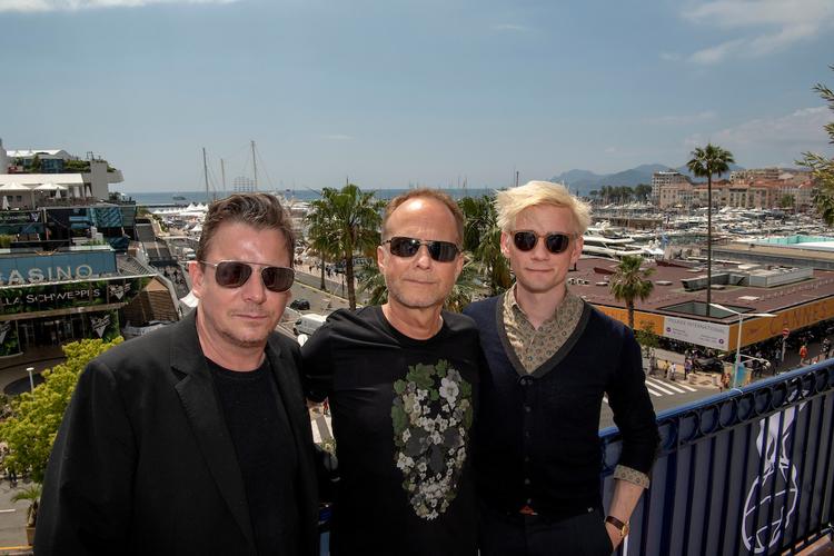 Anders W. Berthelsen, Niels Arden Oplev og Esben Smed i Cannes til pressemøde omkring filmatiseringen af Puk Damsgaards bog 'Ser du månen, Daniel'.  Thomas Sjørup