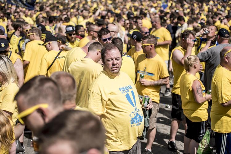 Der var over 10.000 blå-gule på lægterne, da Brøndby vandt den danske pokalfinale mod Silkeborg i torsdags.  Mads Claus Rasmussen/Ritzau Scanpix