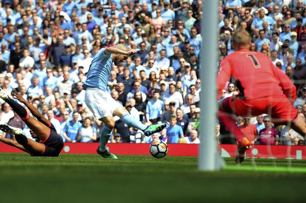 Jonas Lössl fra Huddersfield Town FC. 29 år. 1 landskamp. Rui Vieira/AP
