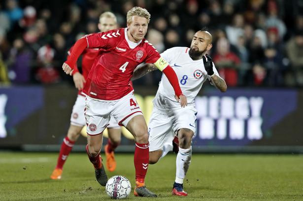 Simon Kjær fra Sevilla FC. 29 år. 76 landskampe. 3 mål. Jens Dresling/POLFOTO