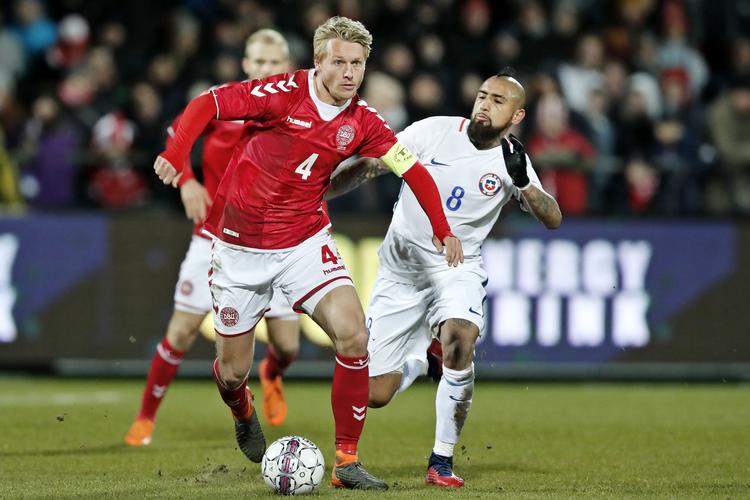 Simon Kjær fra Sevilla FC. 29 år. 76 landskampe. 3 mål. Jens Dresling/POLFOTO