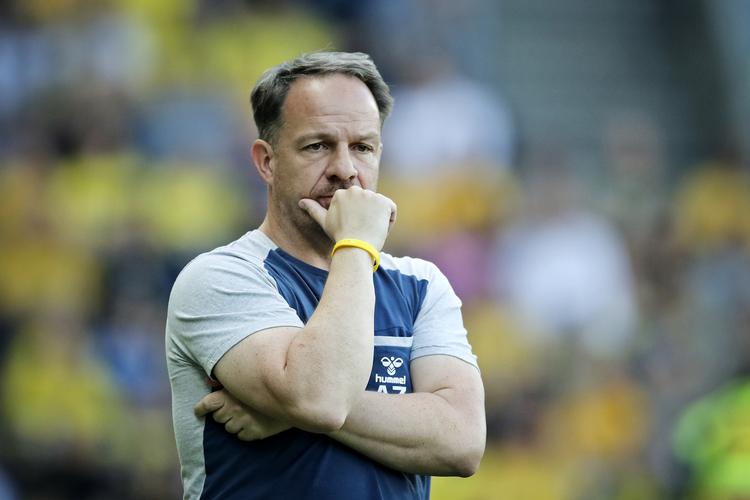 Zorniger var skuffet over sine spilleres indsats i nederlaget til FC Midtjylland.  Jens Dresling/POLFOTO