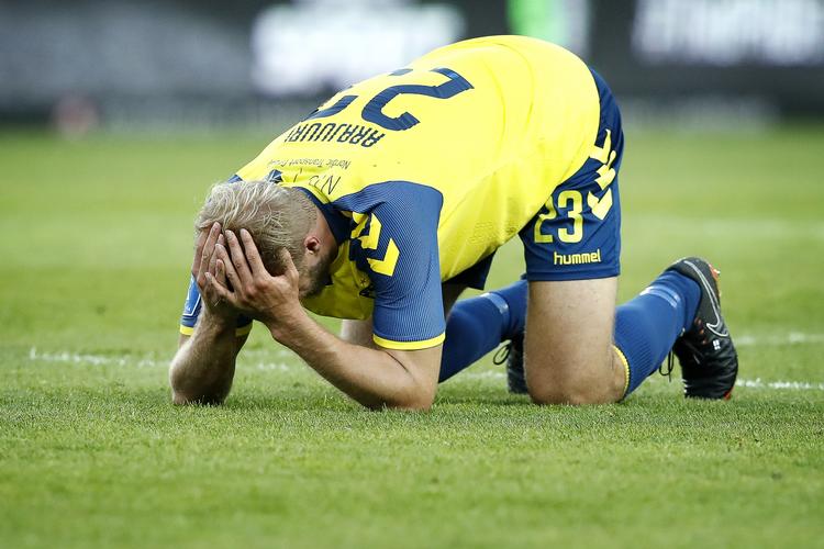 Brøndbys Paulus Arajuuri ærgrede sig efter kampen mod FC Midtjylland, der med sejren på 1-0 kom helt ind i kampen om guldet. Jens Dresling/POLFOTO