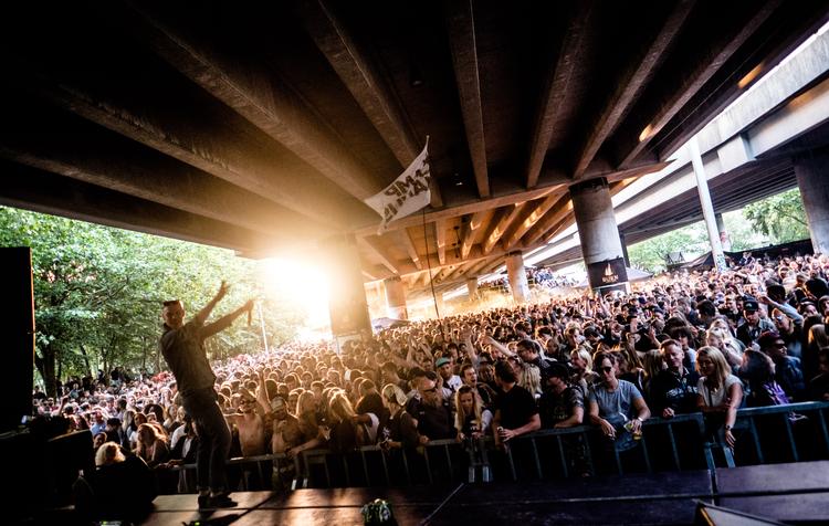 I den kommende weekend indtager Carpark Festival området Under Bispeengbuen med masser af gratis livemusik fra den danske undergrundsscene. Billedet er fra 'Bas Under Buen'. Flemming Bo Jensen