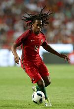 Det var i den portugisiske landsholdstrøje, at fodboldfans under EM-slutrunden 2016 blev bekendt med stortalentet Renato Sanches. Men han dukker ikke op til VM i Rusland. Steven Governo/AP