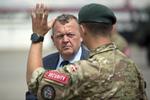 Lars Løkke Rasmussen skal på EU-topmødet i Sofia diskutere muligheden for at optage lande fra Vestbalkan i EU i fremtiden. I sidste uge var han i Kosovo for at besøge de danske fredsbevarende styrker. »De har været der i 18 år. Og med den fastlåste situation, der er, er der ikke noget, der tyder på, at de kommer hjem foreløbig«, siger han. Visar Kryeziu/AP