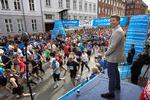 Da Copenhagen Marathon blev afholdt for 30. gang i 2009, var det kronprins Frederik, der affyrede startskuddet og sendte feltet af sted.  Arkivfoto Jens Dresling