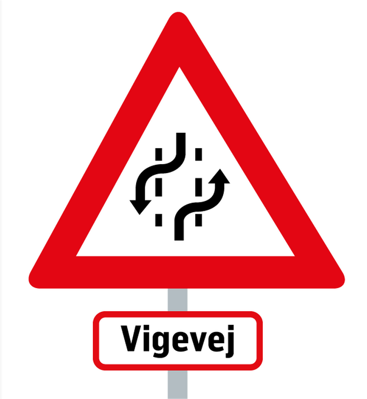 Vinderskiltet er en advarselstrekant med stiplede linjer og pile, der indikerer kørslen, samt en omdøbning af 2 minus 1-vej til vigevej. Grafik: Mads Pedersen 