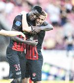 
Anfører Jakob Poulsen er meget glad for, at den høje angriber Paul Onuachu efter en lang skadepause er tilbage på FCM-holdet. I aften kan de to blive mestre for anden gang. Første gang var i 2015
   Henning Bagger/Ritzau Scanpix