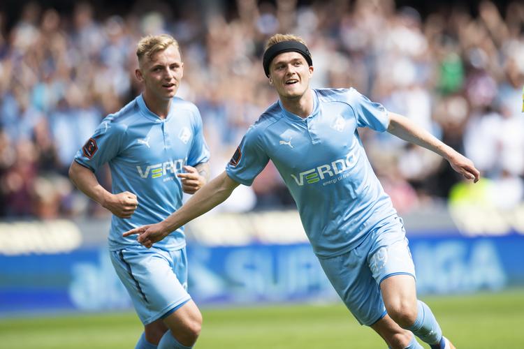 Med målene af Marcus Mølvadgaard (tv.) og Mikkel Kallesøe (th.) er Randers FC godt på vej mod at redde livet i Superligaen. Bo Amstrup/Ritzau Scanpix