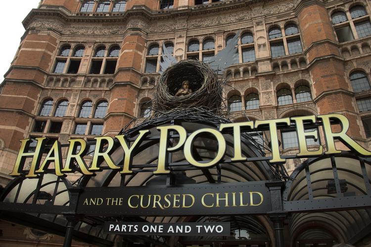 Forlaget Bloomsbury kan takke troldmanden Harry Potter for sin succes.  Joel Ryan/AP