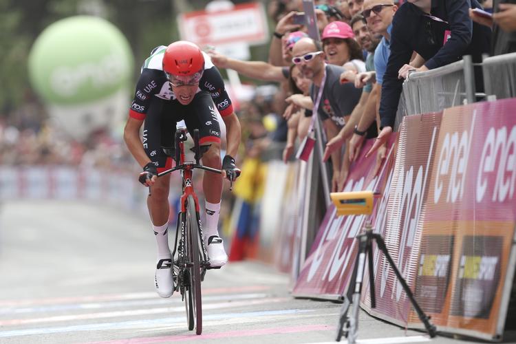 Fabio Aru var den bedst placerede af de ryttere, som idømtes tidsstraf for pace på dagens enkeltstart.

    Fabio Aru of Italy, in action during time trials at the opening of Giro d'Italia, Tour of Italy, cycling race in Jerusalem, Friday, May 4, 2018. (AP Photo/Oded Balilty)
   Oded Balilty/AP