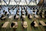 Det er ved at være eksamenstid på landets ungdomsuddannelser. Men køber man færdige eksamensopgaver på internettet, er det snyd, mener forbrugerombudsmanden. Finn Frandsen/POLFOTO