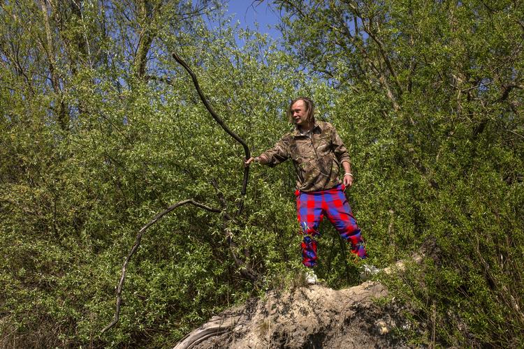 Kokken. Nikolaj Kirk har været drivkraft bag slaget om byggeriet på Amager Fælled. han mener ikke Fælledens fremtid er afgjort - endnu.
    Med kokken Nikolaj Kirk fra København til Hirtshals over Amager Fælled. Han er meget aktiv i kampen for at bevare den del af Fælleden, der er udset til boligområde. 
   Ivan Riordan Boll/POLFOTO