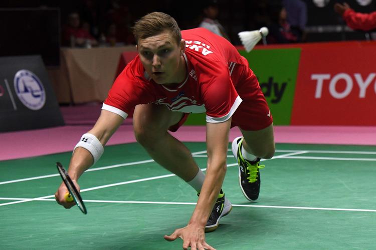 Viktor Axelsen kunne onsdag ikke finde de rigtige våben til at besejre veteranen Lee Chong Wei, der gav Malaysia en stærk start.
   Lillian Suwanrumpha/Ritzau Scanpix