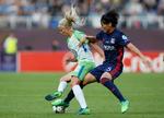Pernille Harder kunne kun kortvarigt være glad for sin scoring. Fire minutter efter hun havde bragt Wolfsburg foran, var tyskerne bagud til Lyon.   Valentyn Ogirenko/Ritzau Scanpix