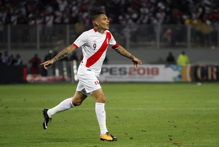 Fifa havde nedsat den oprindelige karantæne til 6 måneder, men Paolo Guerrero skal sidde ude 14 måneder. Stod det til Det Internationale Antidopingagentur (Wada) skulle peruvianeren have haft 22 måneders karantæne.  Rodrigo Abd/AP