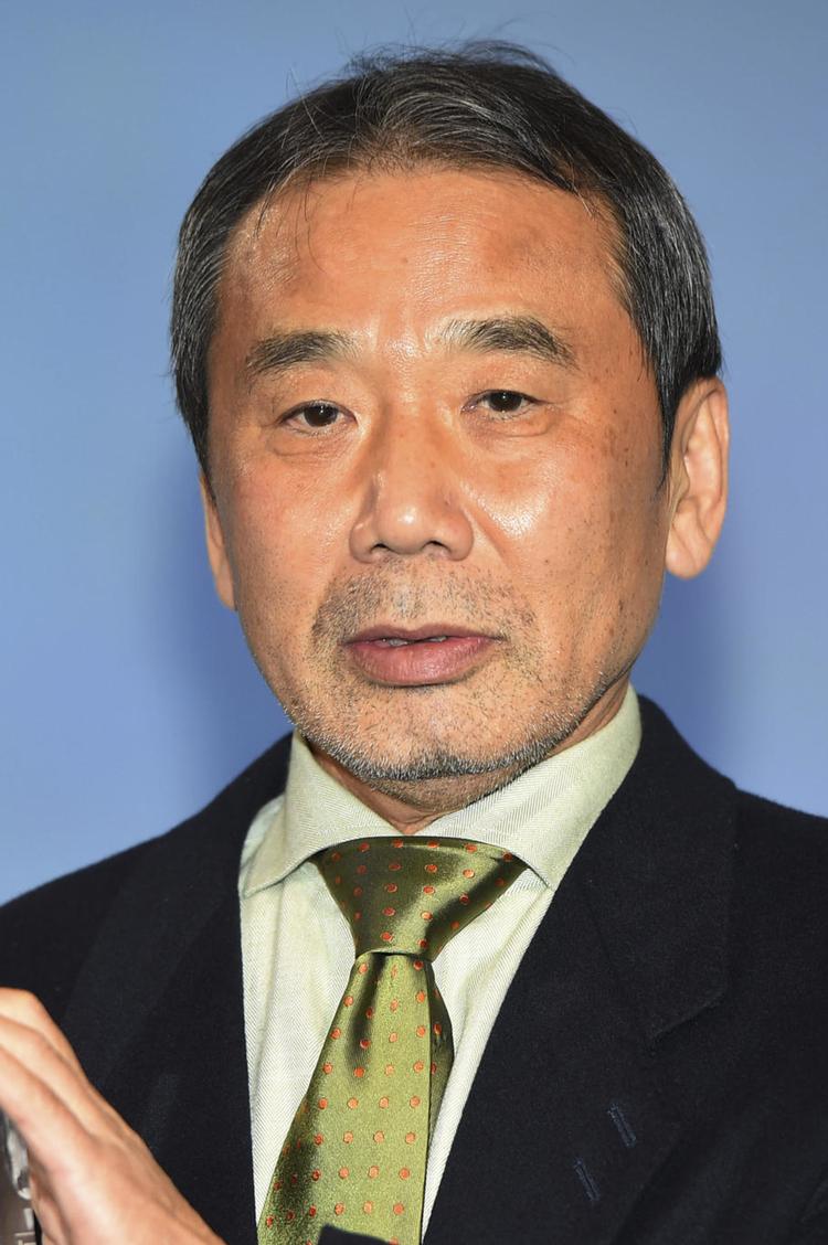 At den japanske forfatter Haruki Murakami ikke for længst har fået Nobelprisen i litteratur, undrer blandt andre Kristeligt Dagblads anmelder sig over.  Dpa/AP