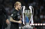 Ansvarlig. Den tyske Liverpoolmålmand Loris Karius efter kampen lørdag aften. Foto: AP/Pavel Golovkin)
   Pavel Golovkin/AP