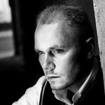 Den afdøde forfatter og dramatiker Morti Vizkis radiospil 'Uforglemmelige kys' og 'Blodstænket måne' kan de næste to tirsdage opleves på TeaterHusets nye scene Xenon. Arkivfoto Martin Zakora
