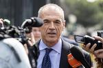 Den 63-årige økonom, Carlo Cottarelli, er tidligere chef i Den Internationale Valutafond, hvor han  fik tilnavnet 'saksen', da han krævede besparelser i Italiens statsbudgetter for at reducere landets kæmpegæld. Angelo Carconi/AP