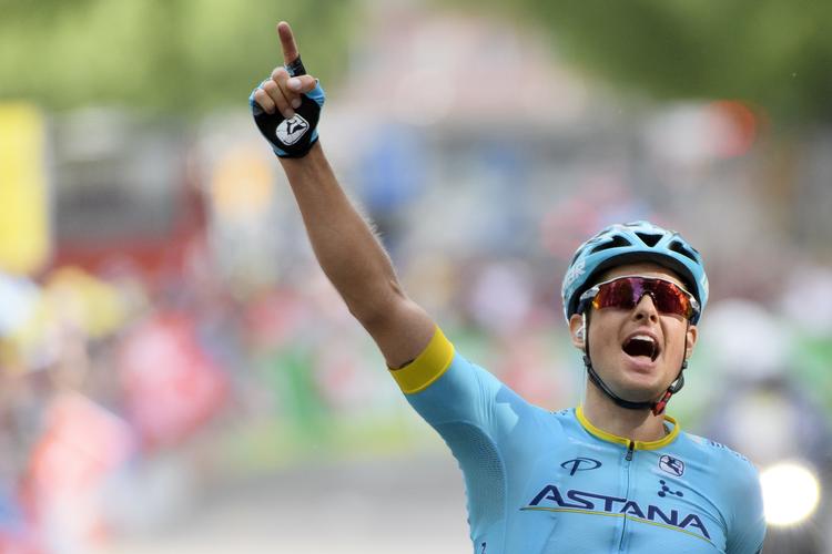 Jakob Fuglsang havde senest anledning til sejrsjubel i slutningen af april i Tour de Romandie, og han tvinges ud i jagt på mere succes om kort tid i Schweiz, hvis han skal bevare sin position på verdensranglisten.
   Jean-christophe Bott/AP