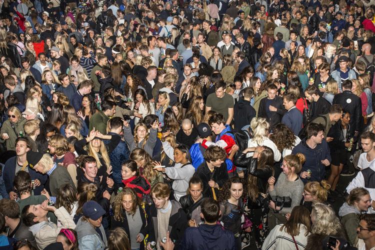 Der ventes cirka 120.000 deltagere hver dag under den fem dage lange gadefest Distortion, som i år har ti års jubilæum. 
   Ivan Boll/POLFOTO