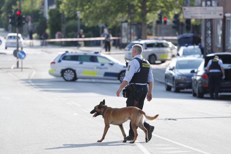 Københavns Politi er massivt til stede på Husum Torv i København.  Jens Dresling/POLFOTO