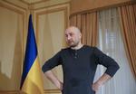 Den nu ukrainske agent Arkadij Babtjenko var før et pressemøde i onsdags erklæret død som russisk journalist. Politiken spørger en række eksperter, hvad det betyder for journalistikken. Valentyn Ogirenko/AP