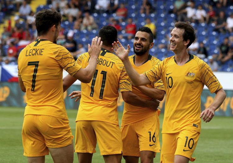 Australien vandt overbevisende 4-0 over Tjekkiet i en venskabskamp.
   Ronald Zak/AP