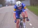 Kasper Asgreen var trods styrt med til at sikre Quick-Step Floors tredjepladsen på første dag af Hammer Series.
 