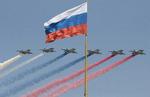 I alt 125 russiske kampfly blev skudt ned over Afghanistan mellem 1979 og 1989. Nu er en af piloterne angiveligt fundet i live. Billedet her viser russiske Su-25-kampfly ved en øvelse før en militærparade i sidste måned. Pavel Golovkin/AP/AP