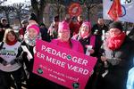 Pædagoger fotograferet foran Forligsinstitutionen, da forhandlingerne stod på.  Jens Dresling/POLFOTO