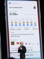 Apples øverste chef, Tim Cook, ved præsentationen af det nye styresystem.  Marcio Jose Sanchez/AP