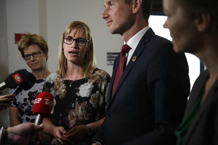 Formand for danske regioner, Stephanie Lose og finanaminister Kristian Jensen, tirsdag morgen i Finansministeriet, hvor de præsenteret den nye økonomiske aftale for regionerne.  Philip Davali/Ritzau Scanpix