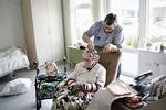 En fremskrivning fra fagforbundet FOA viser, at der vil mangle 40.000 sosu'er i ældreplejen i 2026. Allerede nu mangler to ud af tre kommuner personale i ældreplejen. Miriam Dalsgaard/POLFOTO