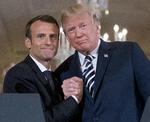Hykleri? Præsident Macron og hans amerikanske kollega Donald Trump forsøger at skjule deres voksende uoverensstemmelser. Senere på ugen møde de til D-day højtideligheder i Frankrig. Foto: 
   . (AP Photo/Andrew Harnik, File)
   Andrew Harnik/AP