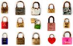 De såkaldte love locks er små, intime kærlighedserklæringer, som forelskede par sætter på broer verden over. Her er det låse fra Bryggebroen i 
København. 
Arkivfoto: Peter Hove Olesen
 