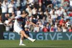 Torsdag sad Harry Kane på bænken under hele Englands landskamp mod Costa Rica. Scott Heppell/AP