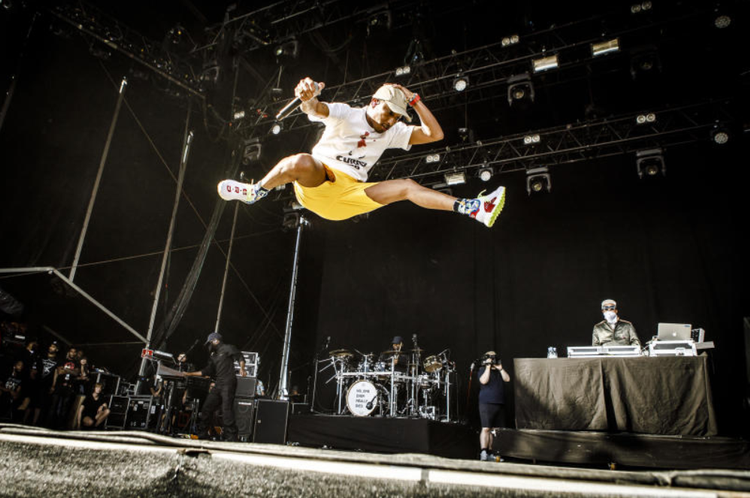 Pharrell Williams var i bogstaveligste forstand flyvende som en del af N.E.R.D. på Northside. Han så simpelthen ud til at more sig, hvilket ikke altid er tilfældet, når han giver solokoncerter.  Per Lange