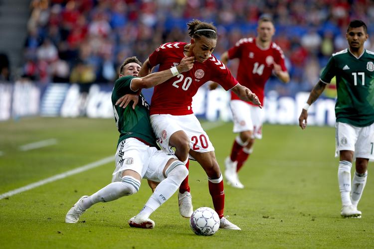 Yussuf Poulsen sparede aldrig sig selv i nærkampene og scorede tilmed et smukt mål.  Finn Frandsen/POLFOTO