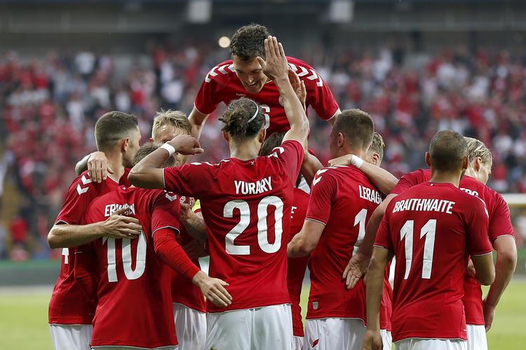 Der var god grund til fællesjubel, da Danmark slog Mexico med 2-0 i sidste kamp før VM. Finn Frandsen/POLFOTO