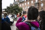 Turister på Rådhuspladsen. 
   Arkivfoto Henriette Dæhli