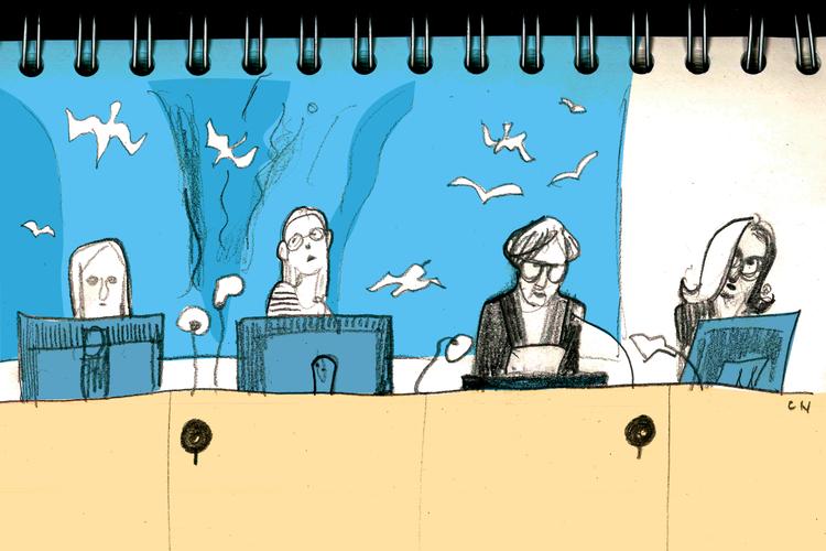 Retten har fundet advokaterne Susanne Fryland og Johan Schlüter skyldig i svindel for mindst 100 millioner kroner, meddelte dommer Lone Bach Nielsen, nummer to fra højre, mandag i Københavns Byret.  Claus Nørregaard/POLITIKEN